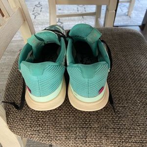 Nike Kyrie Flytrap men’s basketball sneakers.